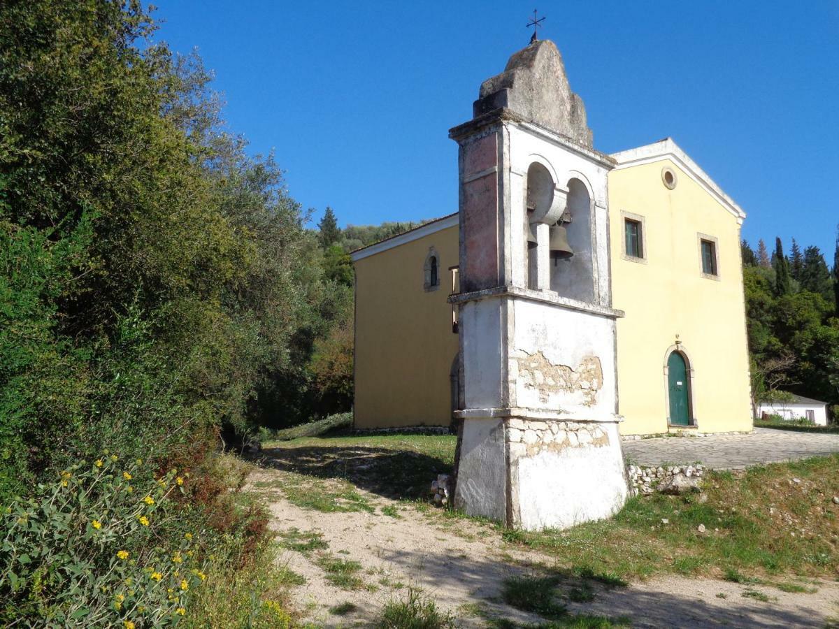 Gasthaus Harry'S Retreat Klimatia Exterior foto